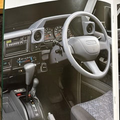 ランドクルーザー70カタログの画像