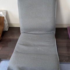 折りたたみ椅子の画像