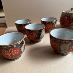 給水と湯呑みの画像