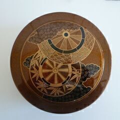 【寿し、ちらし桶（梨地御所車柄）蓋付】の画像