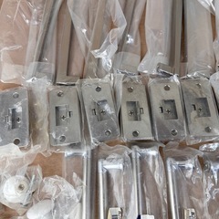取っ手　ラッチ受け　持ち手　引き手　新品未使用品大量の画像
