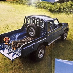 ランドクルーザー70カタログの画像