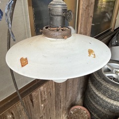 レトロな傘の照明器具、何かに使えますか、もらってください！の画像