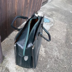 1月限定　丈夫な革のバッグ、何かに使えますか？もらってください！の画像