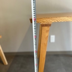 【美品/シンプルおしゃれ】ナチュラルウッドの正方形木製ダイニングテーブルの画像