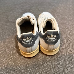 adidas アディダス スニーカーの画像