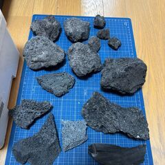 ・清流石12キロ・軽井沢産 溶岩石・溶岩石プレート・カミハタ液状接着剤の画像