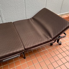 【未使用】折り畳み可能ベッドの画像