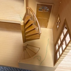 赤いお屋根の大きなお家の画像