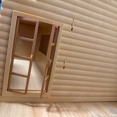 赤いお屋根の大きなお家の画像