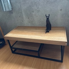 木目調のローテーブルの画像