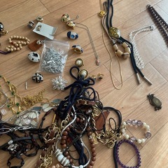 アクセサリーまとめ売りの画像