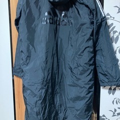 adidasベンチコート
の画像