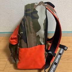 converseリュックの画像