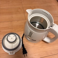 キッチン家電　電気ポットの画像