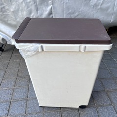 ゴミ箱20L 中古美品の画像