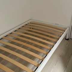 ベッドフレームの画像