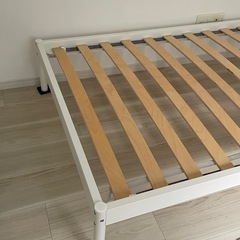 ベッドフレームの画像