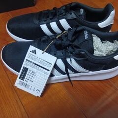 adidasスニーカー未使用　サントリービール4本付きの画像