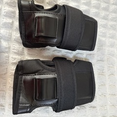 キッズ用‼️1回のみ使用❗️ヘルメット+プロテクターの画像