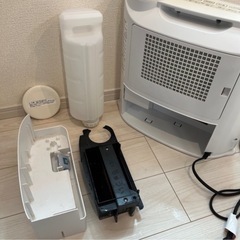 シャープ プラズマクラスター搭載 加湿機能付 セラミックファンヒーター ホワイト HX-H120-Wの画像