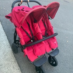 双子ベビーカー　の画像