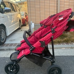 双子ベビーカー　の画像