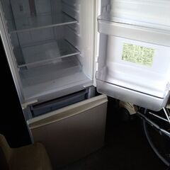 2ドア冷蔵庫の画像