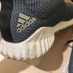 アディダス　スニーカーの画像