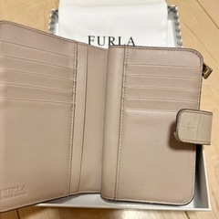 折りたたみ財布の画像