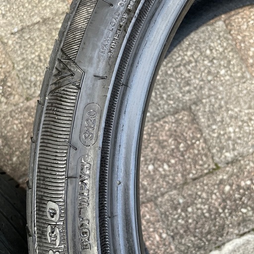 【値下げしました】夏タイヤ　225/40R19 　2本セット