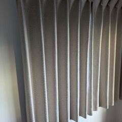 ニトリ　遮光、防炎カーテン　ベージュの画像