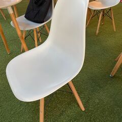 北欧風チェアー　イームズ・シェルチェアの画像