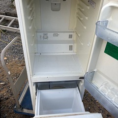 冷凍冷蔵庫 ハイアール 138L 2013年製の画像