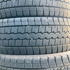 スタッドレスタイヤの画像