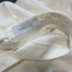 simplicateのバックリボンブラウスです☺️の画像