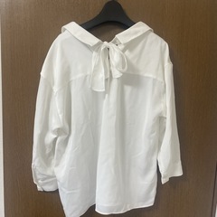 simplicateのバックリボンブラウスです☺️の画像