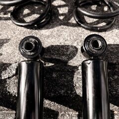 SUZUKI純正ショック＆スプリング中古の画像