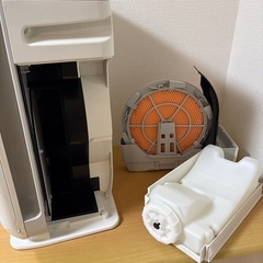 ダイキン 加湿ストリーマ空気清浄機 MCK55N-Wの画像