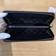 コーチ　ラウンドジップブラック長財布J②【新品未使用】の画像