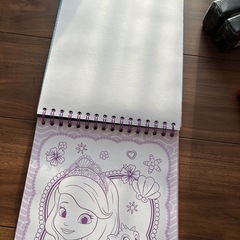 ディズニー塗り絵ブックの画像