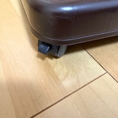 キャスター付き　台の画像