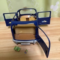 シルバニアファミリー　青色の車の画像