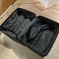 スーツケースの画像