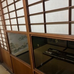 昭和初期の古民家のガラス付き障子の画像