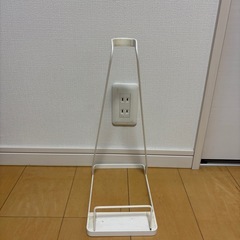 タワー　掃除機スタンドの画像
