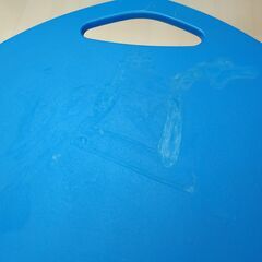 IKEA SVARTASEN ラップトップスタンド サイドテーブル 青 ブルー 2個の画像