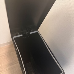 決まりました。ニトリ　20L ゴミ箱　消臭スリムペダルペールの画像