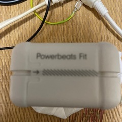 明日まで値下げパワーbeatsフィットの画像