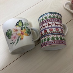 マグカップ四つ　あまり使ってませんの画像